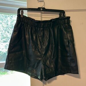 Steve Madden Black Faux Leather Women's Shorts